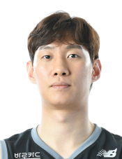 https://img.zhizhuzhibos.com.cn/img/basketball/player/104734bd39875eb083330782f3bc0e3f.png