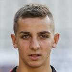 https://img.zhizhuzhibos.com.cn/img/football/player/21be881500beac671c09c930f859c495.png