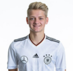 https://img.zhizhuzhibos.com.cn/img/football/player/885db6bd0e1c1a3a3534f1c140cba769.jpg